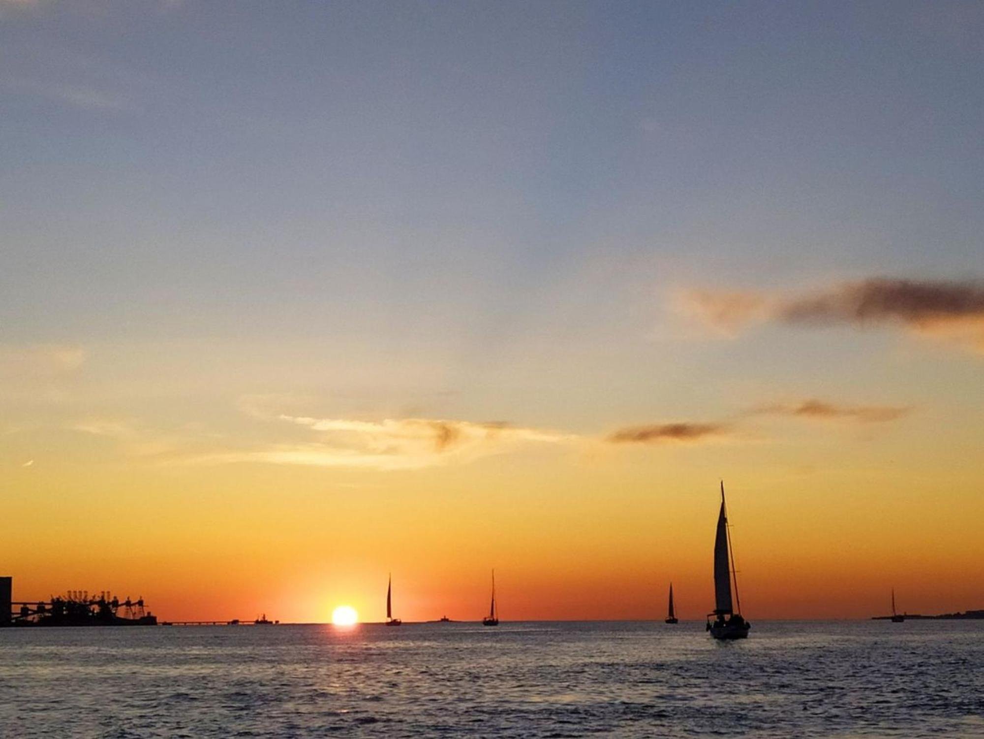 Be Local - Sleep Aboard The Santa Maria Sailing Boat In * Lissabon