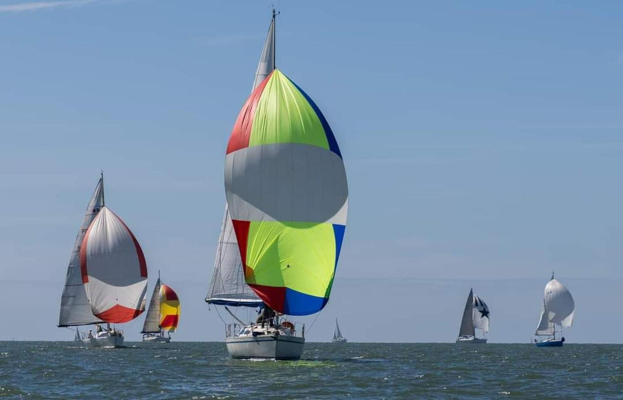 Be Local - Sleep Aboard The Santa Maria Sailing Boat In Lissabon