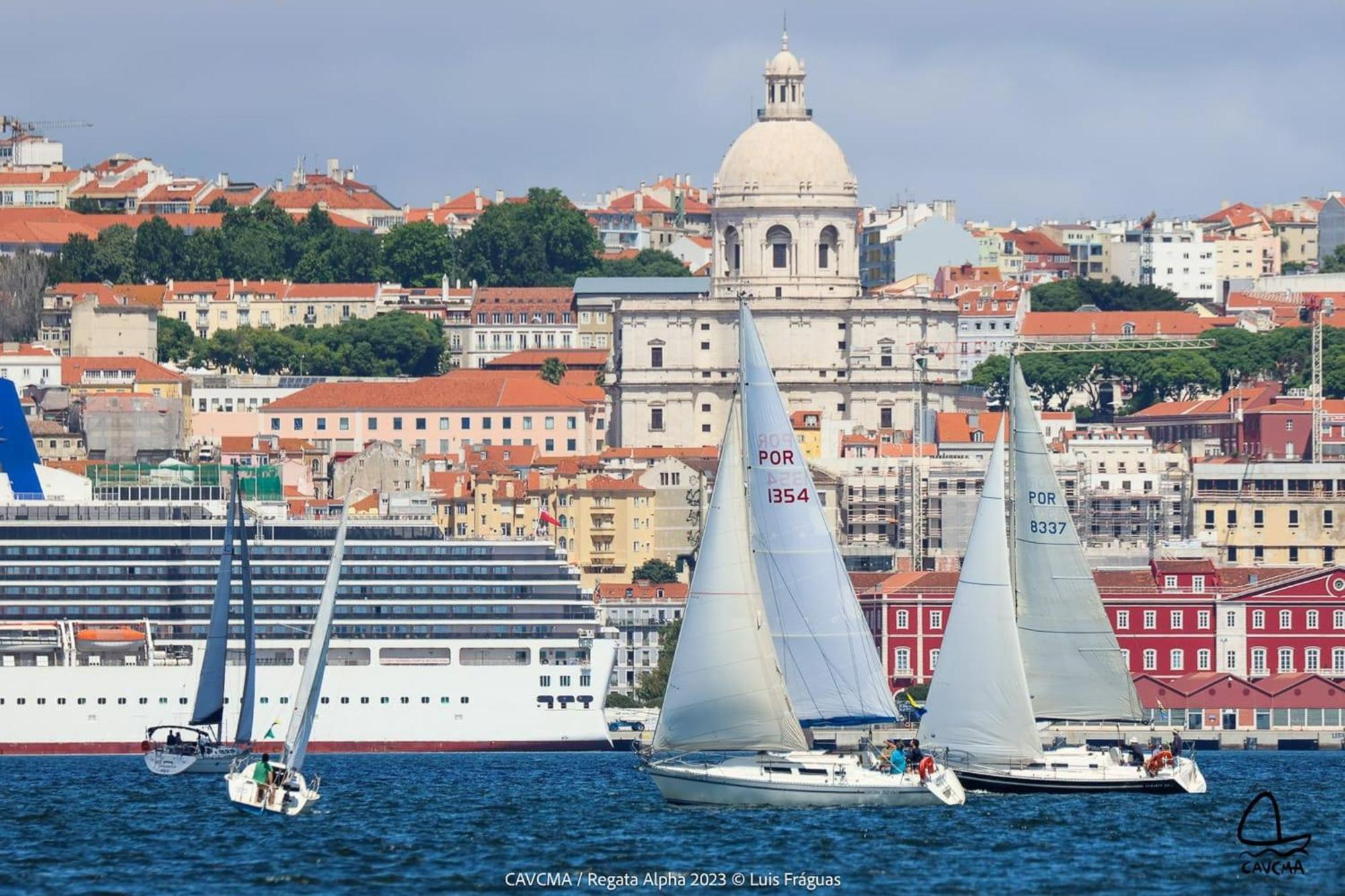 Apartment Be Local - Sleep Aboard The Santa Maria Sailing Boat In Lissabon
